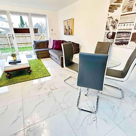 Paradigm House, Stunning 2-Bedroom Apartment 1, Free Parking, Oxford Eksteriør billede