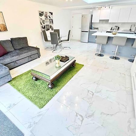 Paradigm House, Stunning 2-Bedroom Apartment 1, Free Parking, Oxford Eksteriør billede
